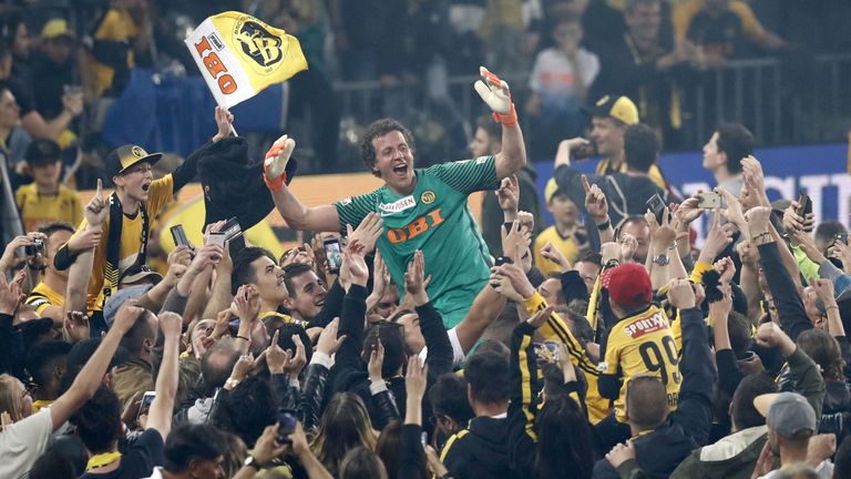 Die Young Boys Bern feiern ihre erste Meisterschaft seit 1986.