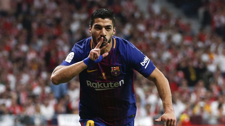 Luis Suarez erzielt zwei Treffer gegen den FC Sevilla.