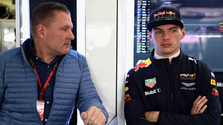 Jos Verstappen redet seinem Sohn ins Gewissen.