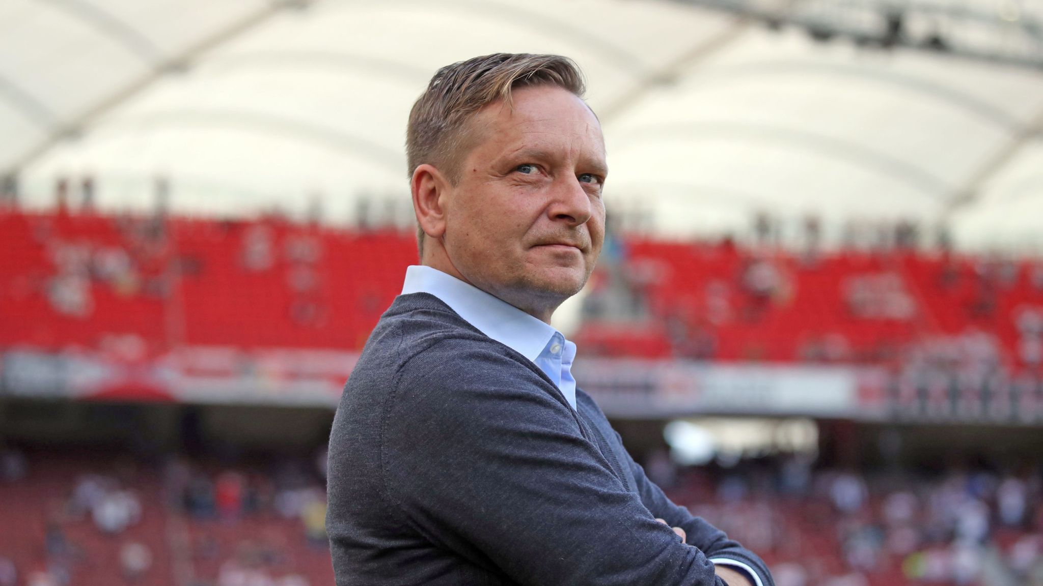 Zukunft von 96Manager Horst Heldt wohl geklärt Fußball News Sky Sport