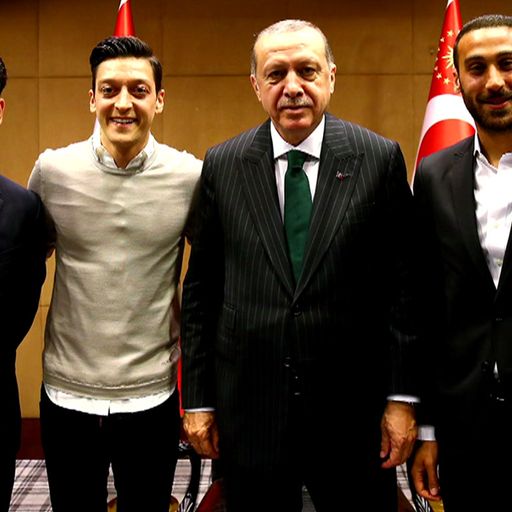 Özil und Gündogan posieren mit Erdogan