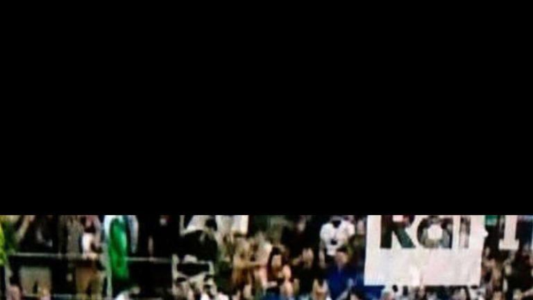 Mario Balotelli reagiert auf Instagram auf das rassistische Plakat.