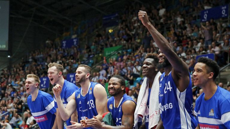 Die Frankfurter haben Grund zur Freude, treffen aber nun auf die Bayern.