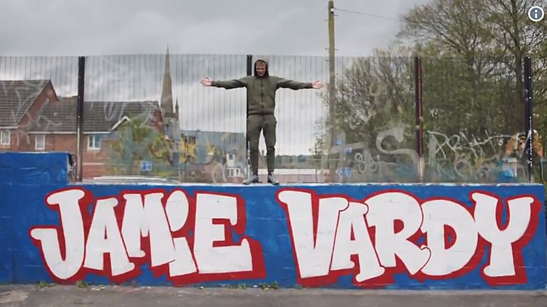 Coole Präsentation! Jamie Vardy ist im WM-Kader Englands. (twitter: England)