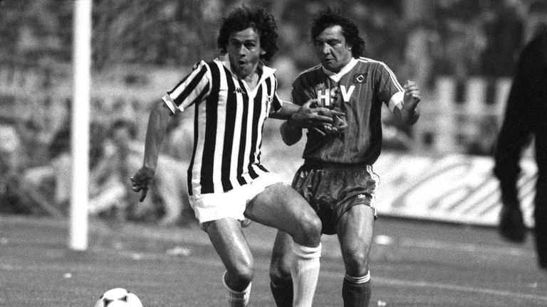 25. Mai 1983: Vor 35 Jahren forderte der Hamburger SV im Finale des Europapokals der Landesmeister Juventus Turin. Im Bild: Michel Platini (l.) und Felix Magath, der den Treffer des Tages erzielte. 