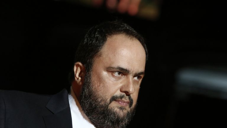 Klubpräsident Evangelos Marinakis rastet aus und beleidigt die Profis von Olympiakos Piräus.