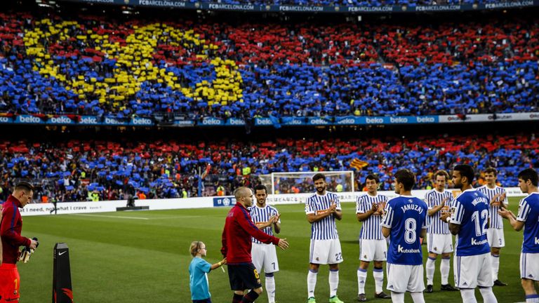 Einen letzten Gang hat Iniesta beim FC Barcelona aber noch zu gehen! Beim letzten Saisonspiel stehen die Gäste von Real Sociedad San Sebastian Spalier und erweisen ihm den Respekt, der er sich in seiner Karriere erarbeitet hat. 