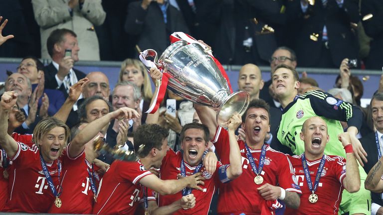 Der FC Bayern holte nach 2001 wieder den CL-Titel und machte eine Woche später mit dem Sieg im DFB-Pokal gegen den VfB Stuttgart (3:2) das erste Triple der Vereinshistorie perfekt. 