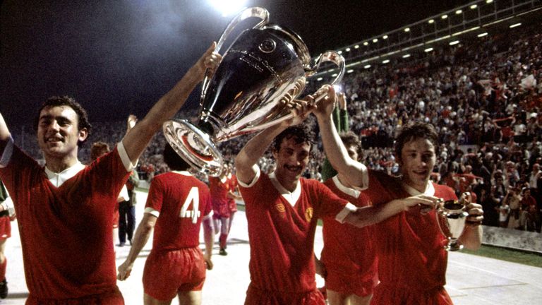 Der FC Liverpool setzte sich im Olympiastadion Rom mit 3:1 (1:0) gegen Gladbach durch und gewinnt zum ersten Mal den Europapokal der Landesmeister.