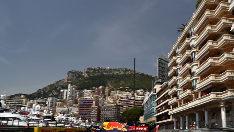 Daniel Ricciardo steuerte seinen Red Bull schneller durch die Straßenschluchten von Monte Carlo als seine Konkurrenten.