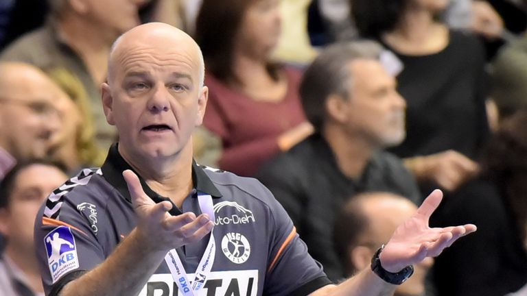 Kai Wandschneider übt heftige Kritik an der Belastung der Handball-Profis.