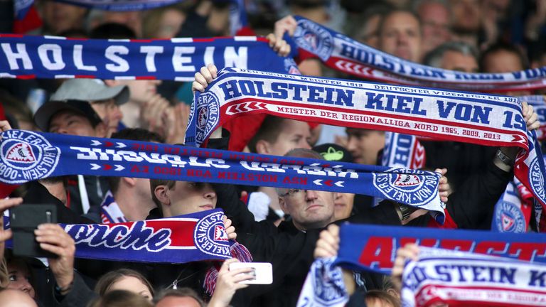 Bis dahin ist es für die Störche bei derzeit rund 1700 Mitgliedern (Quelle: Holstein Kiel) noch ein weiter Weg.