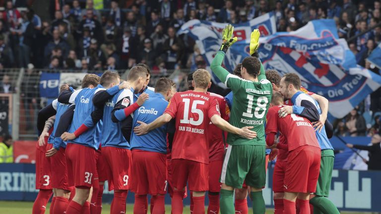 Die gesamte Kieler Mannschaft kommt nur auf etwa ein Zehntel dieses Marktwertes (14,5 Mio., Quelle: transfermarkt.de)