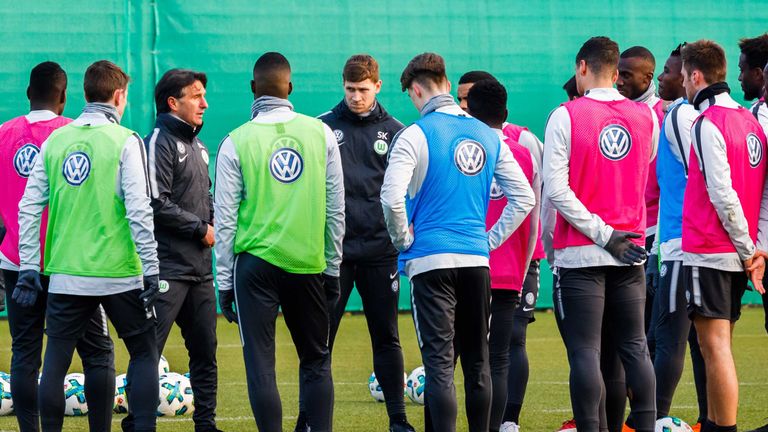 Für den VfL Wolfsburg geht es am Samstag gegen den 1. FC Köln um alles.