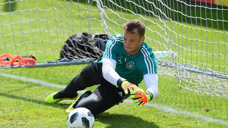 Am Samstag wissen wir mehr. Wie Torwarttrainer Andy Köpke erklärt, muss Deutschlands Torhüter Manuel Neuer am 2. Juni gegen Österreich im Kasten stehen. Ansonsten brauche man über eine WM-Teilnahme nicht zu reden.