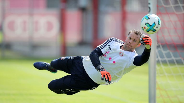 Manuel Neuer absolvierte beim FC Bayern erstmals wieder das gesamte Mannschaftstraining.