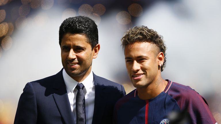 Zudem schloss PSG-Präsident Nasser Al-Khelaïfi gegenüber der Zeitung 'Le Parisien' einen Wechsel kategorisch aus: 'Für mich und für Neymar ist klar, dass er zu 2000 Prozent bleiben wird.'