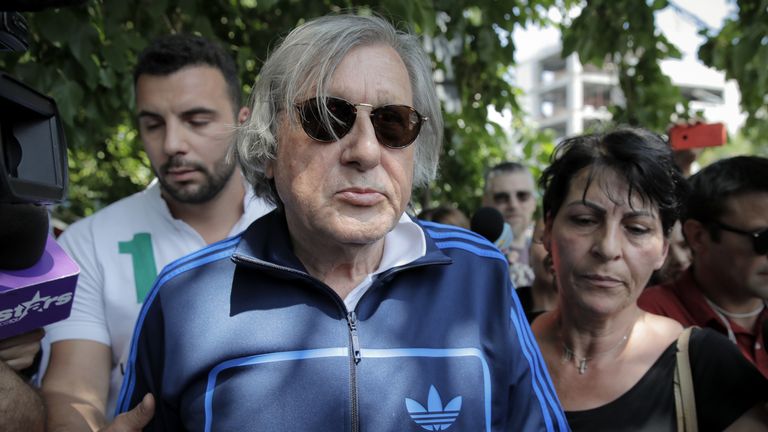 Ilie Nastase wird zweimal an einem Tag festgenommen.