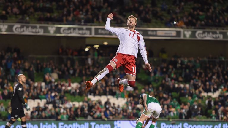 Für Lord Bendtner wird es ganz knapp. Der Mittelstürmer zieht sich im Ligaspiel mit Trondheim eine Muskelverletzung zu, verlässt unter Tränen den Platz. Ausfallzeit für Nicklas Bendtner: Zwei bis drei Wochen.