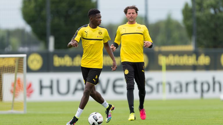 Roman Weidenfeller kritisiert seinen ehemaligen Mitspieler Ousmane Dembélé scharf.