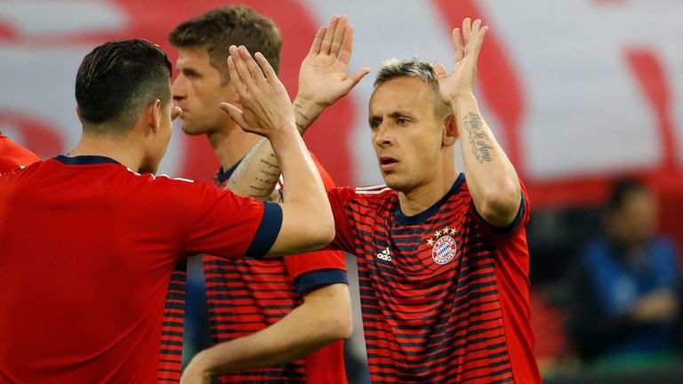 Rafinha bleibt ein weiteres Jahr bei den Bayern.