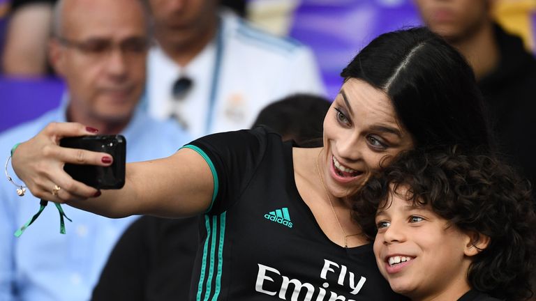 Ein Foto für das Familienalbum: Clarisse Alves und Sohn Enzo werden vor allem Marcelo unterstützen.