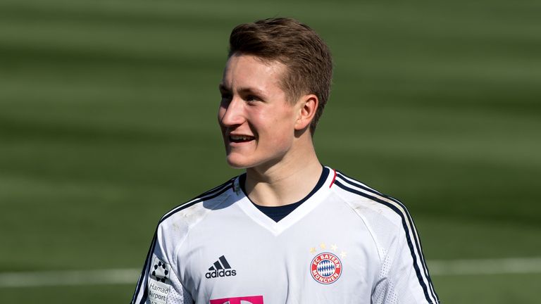Ron-Thorben Hoffmann erhält bei den Bayern einen Profivertrag.