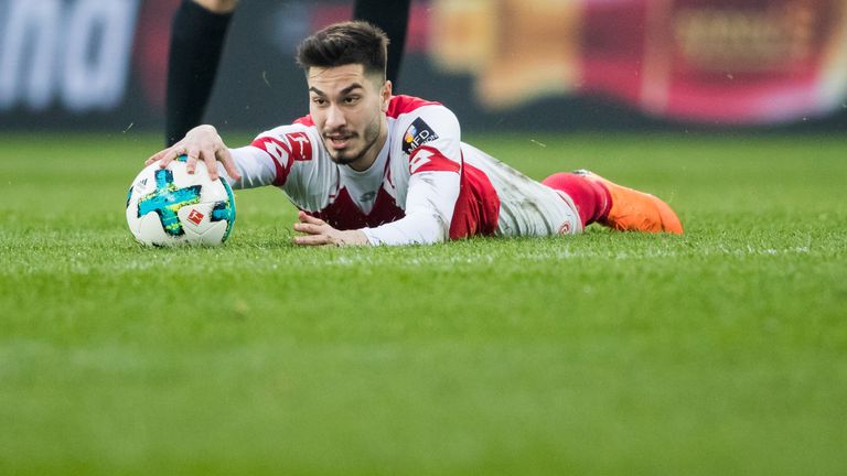 Suat Serdar trägt in der kommenden Saison das S04-Trikot.