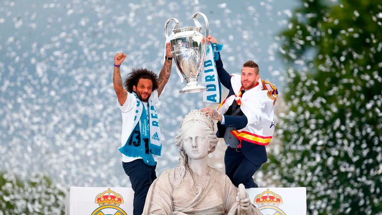 Party-Time in Madrid! Die Spieler und Fans der Königlichen feiern ausgelassen den dritten Champions-League-Triumph in Folge. Sky Sport präsentiert die besten Bilder.