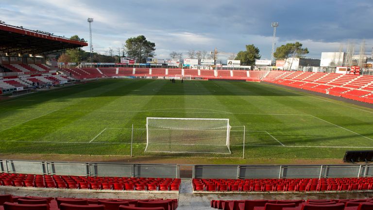 Auch das Stadion des FC Girona (Municipal de Montilivi) würde mit einem Fassungsvermögen von 13500 nicht die Auflagen der DFL erfüllen.