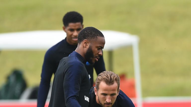 Raheem Sterling bekommt wegen seinem Waffen-Tattoo Rückendeckung vom nationalen Verband.