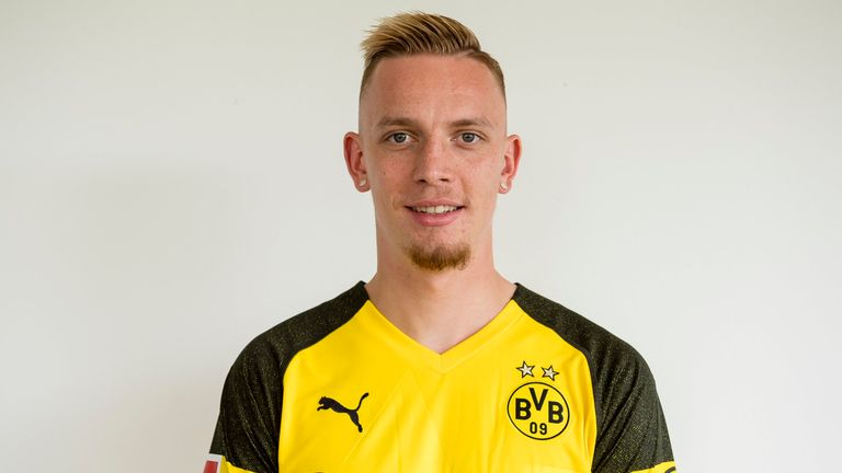 Marius Wolf trägt ab der kommenden Saison das Trikot des BVB. (Quelle: twitter.com/BVB)