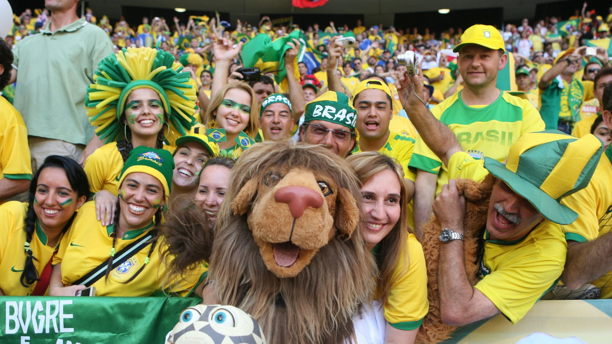  WM 2022: Alle Maskottchen von 1966 bis 2022 