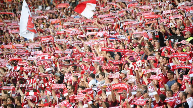 Für die Fans des 1. FC Kaiserslautern ist die 3. Liga Neuland.