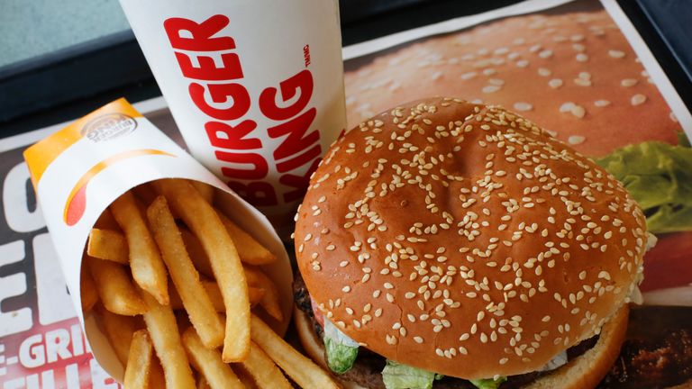Gratis Burger für ein WM-Star-Baby. Mit dieser geschmacklosen Werbung sorgte ein Burger King in Russland für Wirbel.