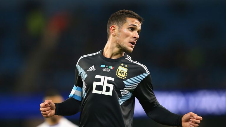 Fabricio Bustos (Club Atlético Independiente): Der 22-jährige Argentinier steht noch bis 2022 unter Vertrag. In der abgelaufenen Saison absolvierte er in der Primear Division 13 Spiele (2 Tore, 2 Vorlagen). Er gilt als Backup-Kandidat für Kimmich.