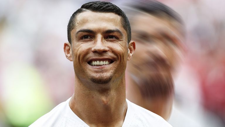 Cristiano Ronaldo macht einen Ziegenbart zum neuen Markenzeichen.