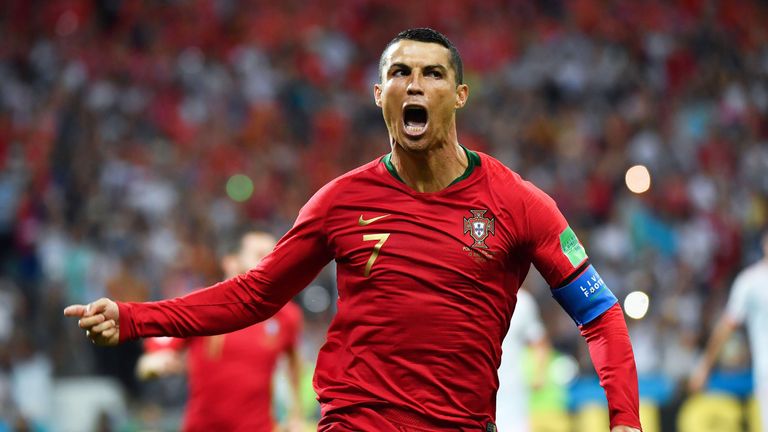 8. Portugal - Was wäre Portugal ohne Cristiano Ronaldo? Vier Tore erzielte der Superstar bereits und ballerte den Europameister quasi im Alleingang ins Achtelfinale. Dort wartet mit Uruguay eine harte Nuss.