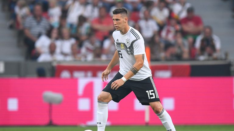 NIKLAS SÜLE: 