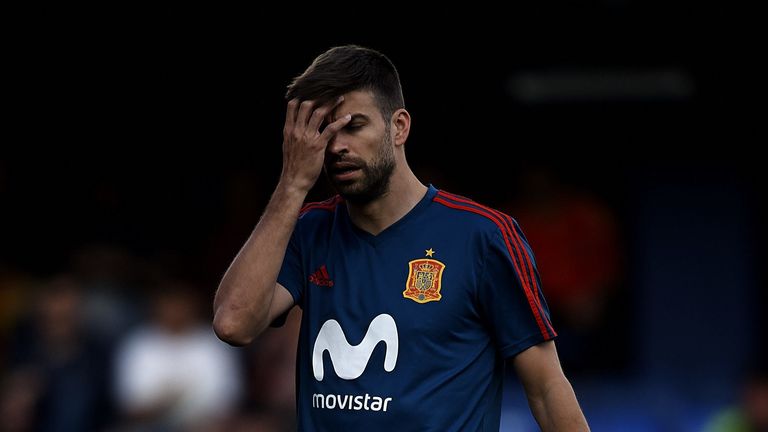 Gerard Pique war im Hinblick auf die Betten-Situation im spanischen WM-Quartier fassungslos.