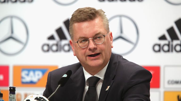 DFB-Boss Reinhard Grindel gilt als klarer Befürworter von Löw und eher Kritiker von Manager Oliver Bierhoff