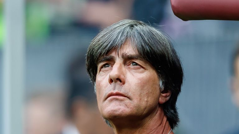 Joachim Löw will die Frage zu seiner Zukunft in der kommenden Woche beantworten.