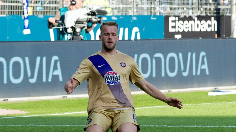 Pascal Köpke wechselt für rund zwei Millionen Euro von Aue nach Berlin.