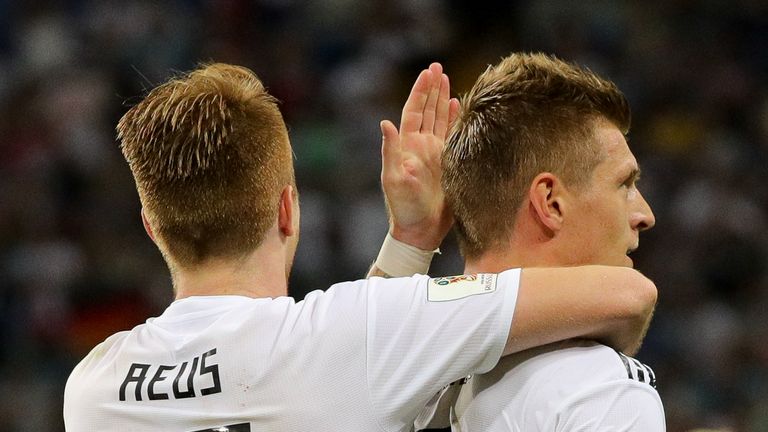 Marco Reus und Toni Kroos ließen nach dem Last-Minute-Sieg gegen Schweden ihre Freude und ihren Frust raus.