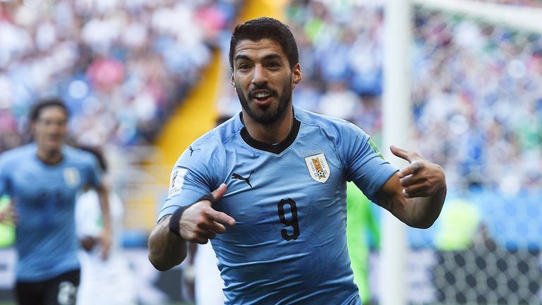 4. Uruguay - 9 Punkte, 0 Gegentore: Das nennt man einen Durchmarsch! Allerdings wurden die Südamerikaner auch noch nicht gefordert. Im Achtelfinale gegen Portugal wird sich das ändern. Luis Suarez und Co. gehören zu den Geheimfavoriten.
