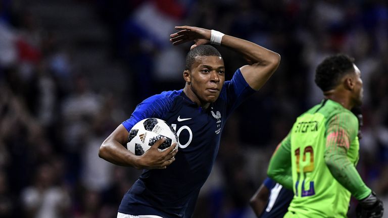 Mbappe erzielt den Ausgleich für die Franzosen.