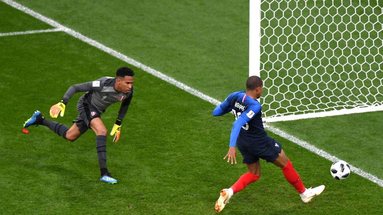 Mit seinem Tor gegen Peru ist Kylian Mbappé zum jüngsten Torschützen in Frankreichs WM-Geschichte aufgestiegen.
