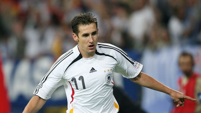 Fünf Treffer reichten Miroslav Klose zum Torschützenkönig des "Sommermärchens" 2006. Zudem ist der Weltmeister von 2014 mit insgesamt 16 Treffern Rekordtorschütze bei Weltmeisterschaften.