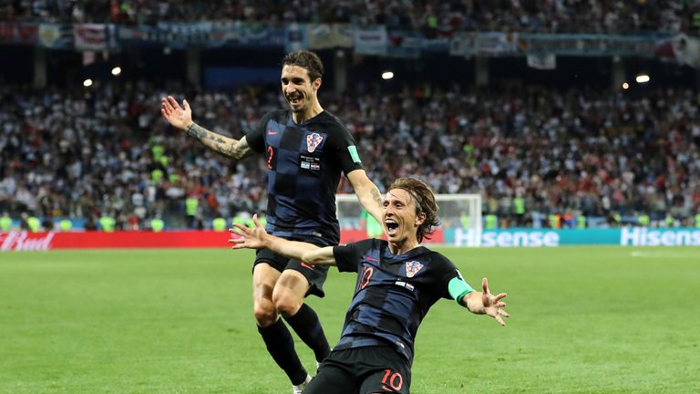 1. Kroatien - Was das Dalic-Team bisher gezeigt hat, war das Beste der WM. Drei Spiele, drei Siege – darunter die Gala gegen Argentinien! Taktisch brillant eingestellt, angetrieben von Modric. Kroatien ist on fire! Und gegen Dänemark klarer Favorit!