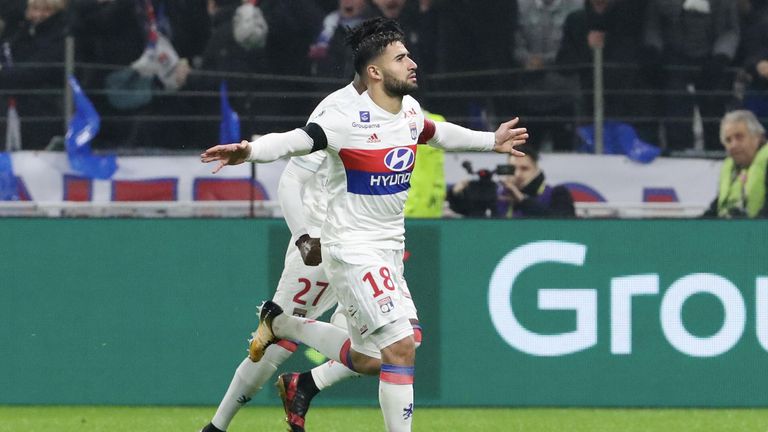 Nabil Fekir (Olympique Lyon): Mit 18 Toren brillierte Fekir in dieser Saison. Sollte Bayern bei ihm zuschlagen würde ihnen das bis zu 90 Millionen Euro kosten. Laut Le’Equipe sind sie auch bereit eine solche Summe zu bezahlen.